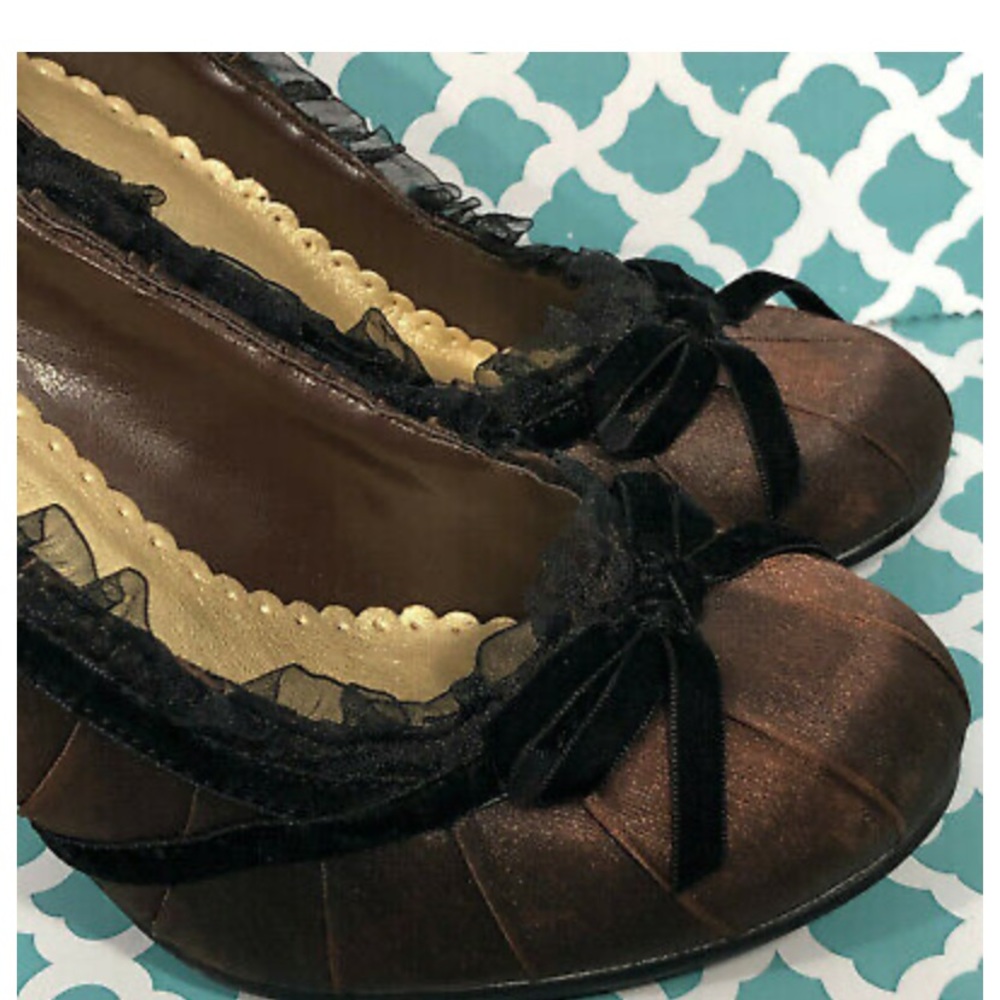 Charlotte Russe brown heels, lace & bow, size 7 - Picture 5 of 7